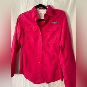 Columbia, Omni Freeze Hot Pink Snap Up Cooling Shirt. Size XS.